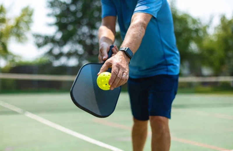 cach-giao-bong-pickleball-1